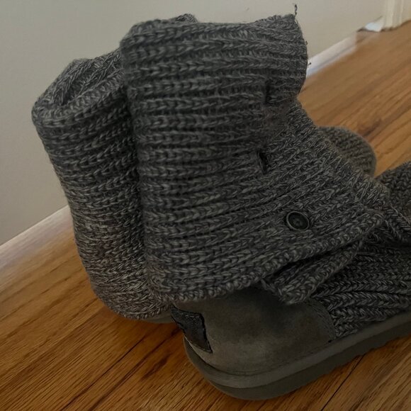 Classic UGG Sweater Boots | Size 6 - Picture 3 of 5